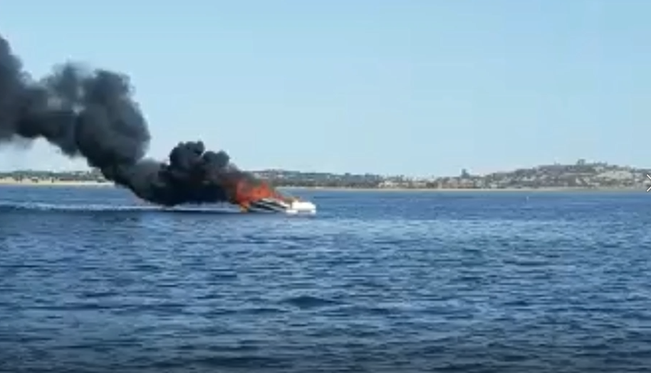 Barco a arder