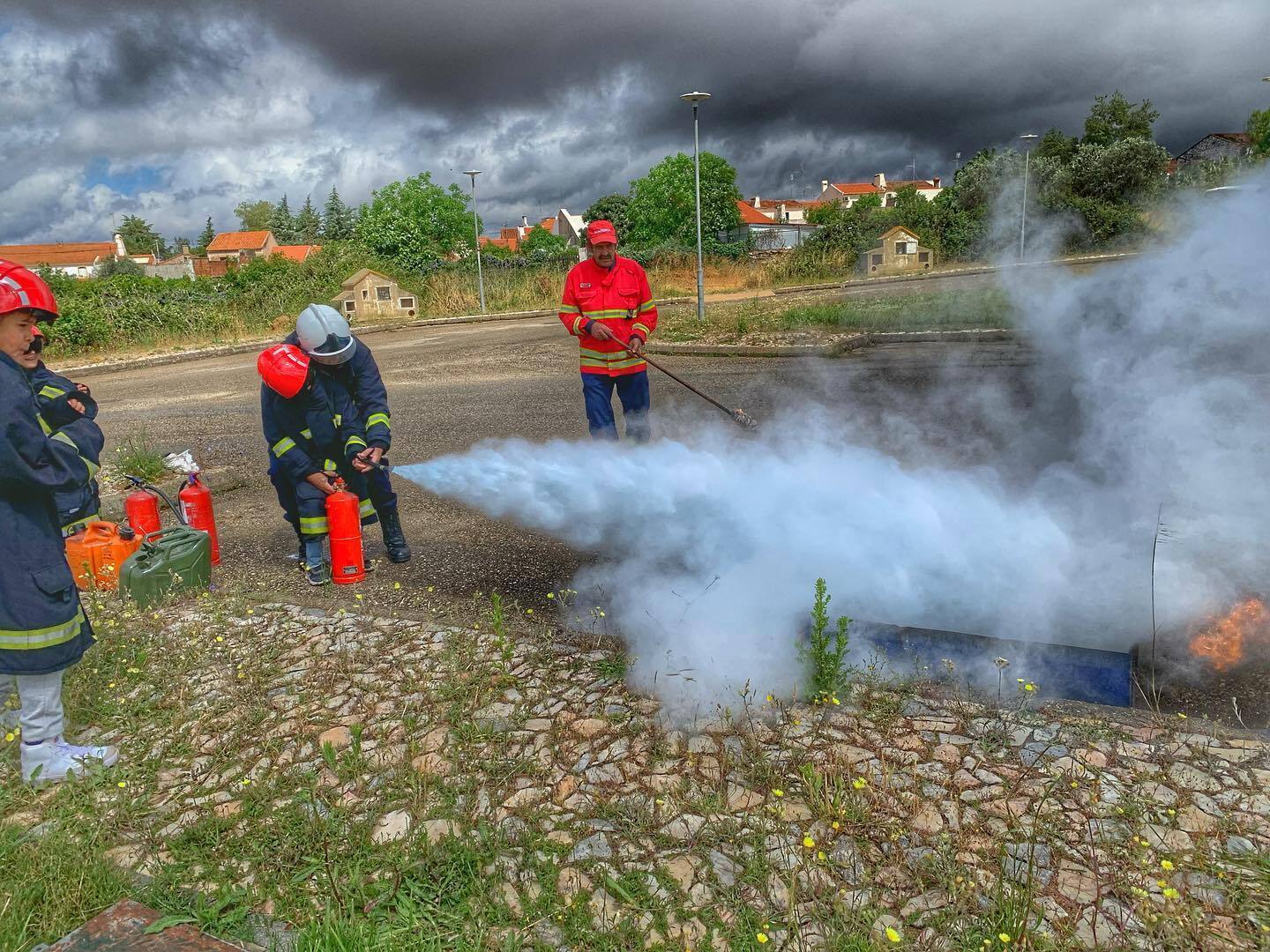 Bombeiros em Bencatel