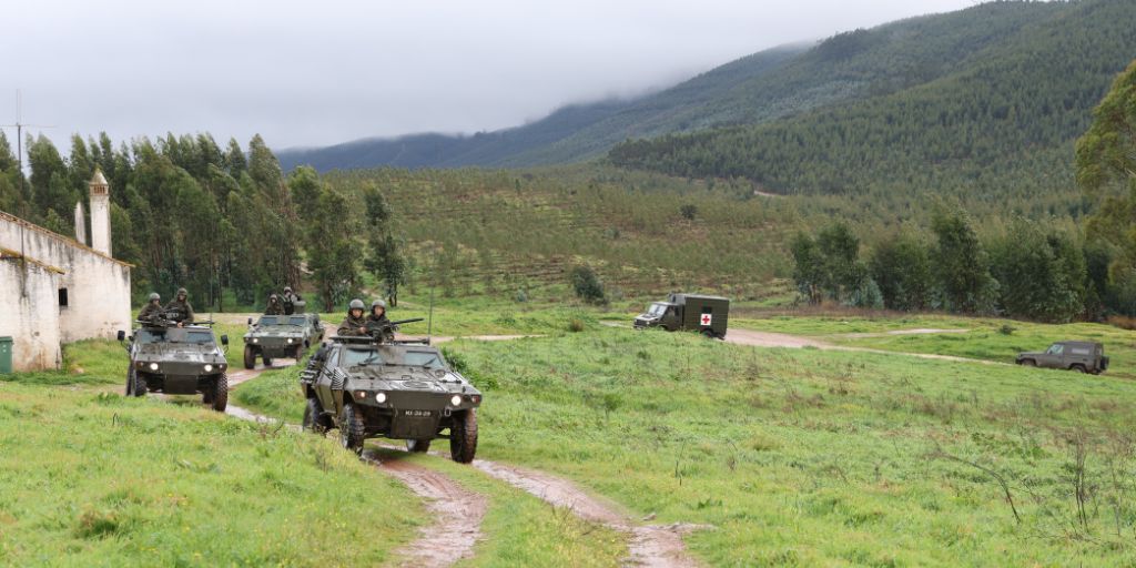 Reportagem: Em plena Serra D’Ossa formam-se militares para comandar um Pelotão de Reconhecimento