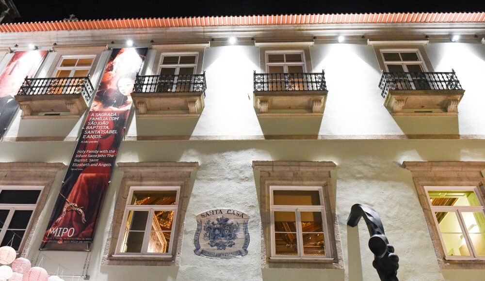 Museu da Misericórdia do Porto inaugura árvore de Natal inspirada no tapete de Arraiolos