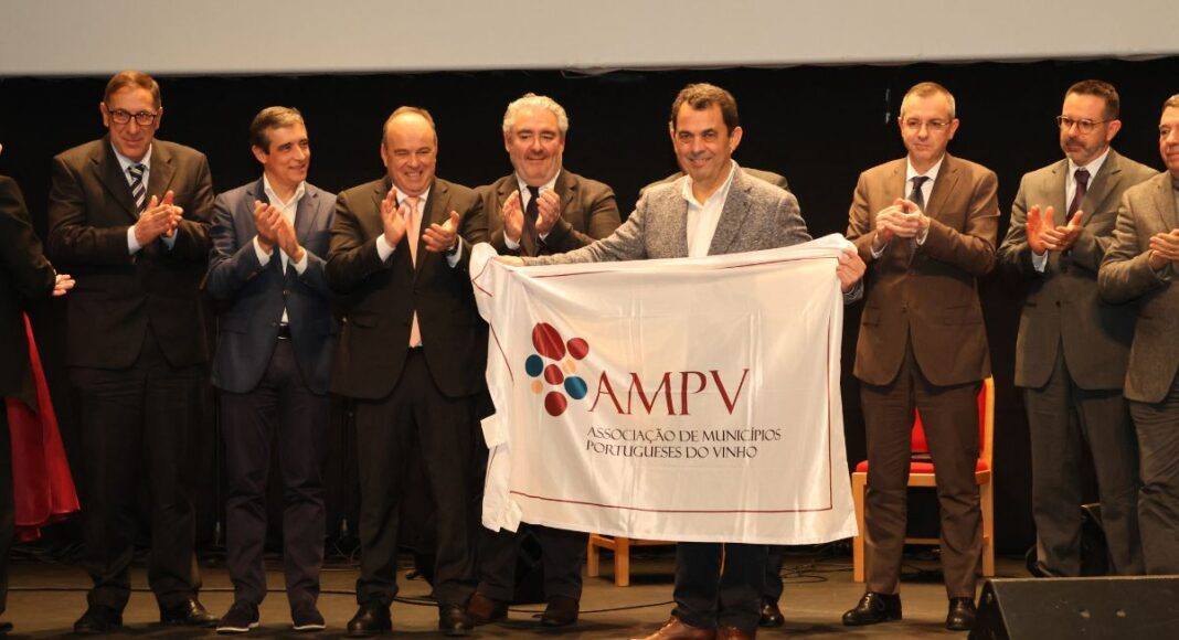 Serra d’Ossa encerra Cidade do Vinho 2025 em Estremoz e passa bandeira ao Baixo Alentejo para 2026