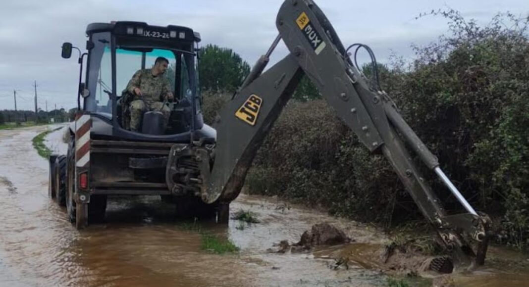 Cheias isolaram moradores nas Piçarras. Exército intervém e restabelece acesso em Vendas Novas