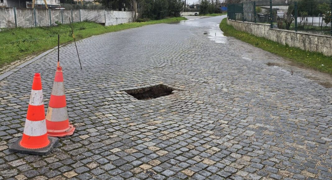 Abatimanto de terras obriga ao encerramento da antiga Estrada de Borba