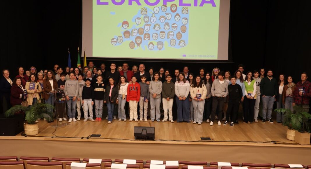 Assembleia Municipal Jovem de Mourão reuniu com eurodeputado Hélder Sousa Silva para debater União Europeia