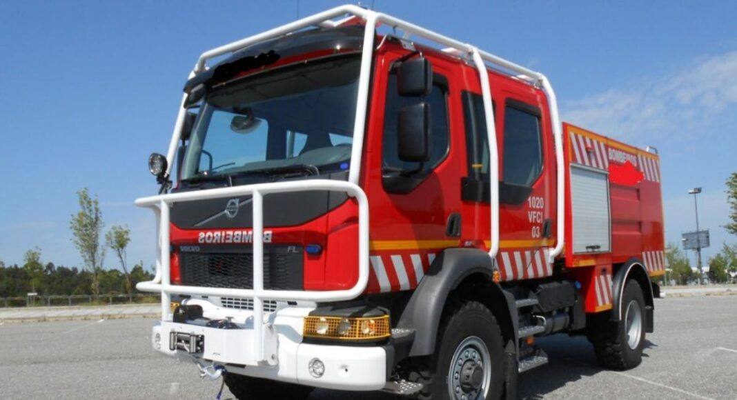 Castro Verde: Bombeiros Voluntários recebem nova viatura de combate a incêndios