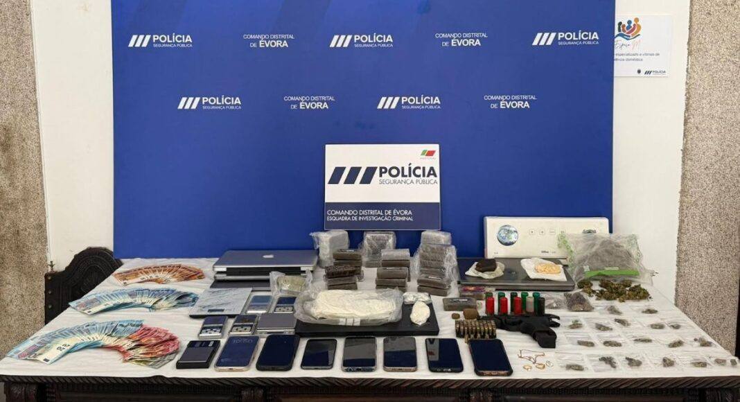 Operação da PSP em Évora, Alandroal e outras localidades com 8 detidos e milhares de doses de droga apreendidas