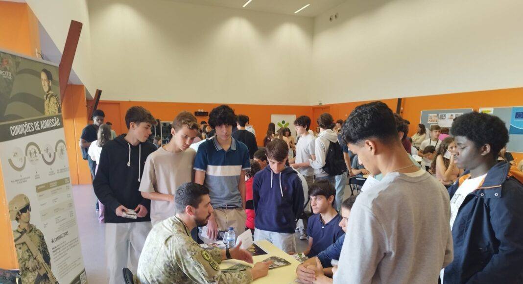 Exército atrai atenção dos jovens em Arraiolos durante Feira de Profissões