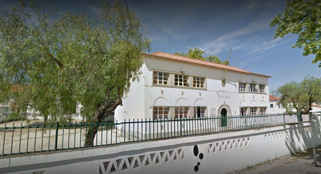 Projeto de escola de Évora recebe financiamento para criar recreio protegido