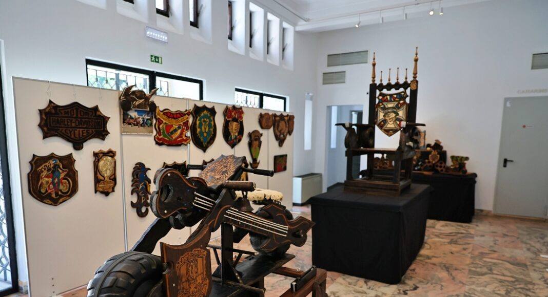 “Uma pequena amostra de tudo o que ele fez”: “O Rei dos Trabalhos Excêntricos” mostra obra de António Fialho em Vila Viçosa