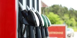 Preço do gasóleo deverá subir na próxima semana e gasolina pode ficar mais barata Combustiveis