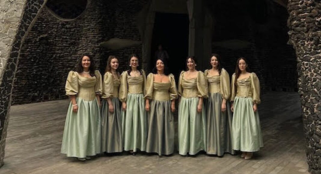 Terras sem Sombra junta coro europeu, Paço dos Henriques e rio Xarrama em Alcáçovas (Viana do Alentejo)